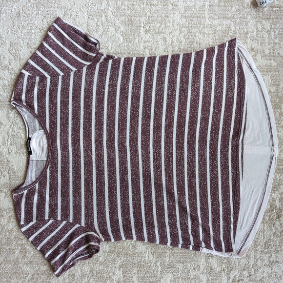 Pink Clover Striped Faux Button Back SS High Low Top L White Red Purple - Picture 13 of 15